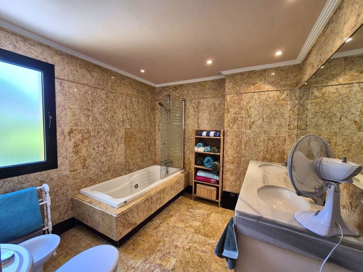 2 sypialnia Penthouse na sprzedaż w Sotogrande z basenem - 475 000 € (Ref: 9586688)