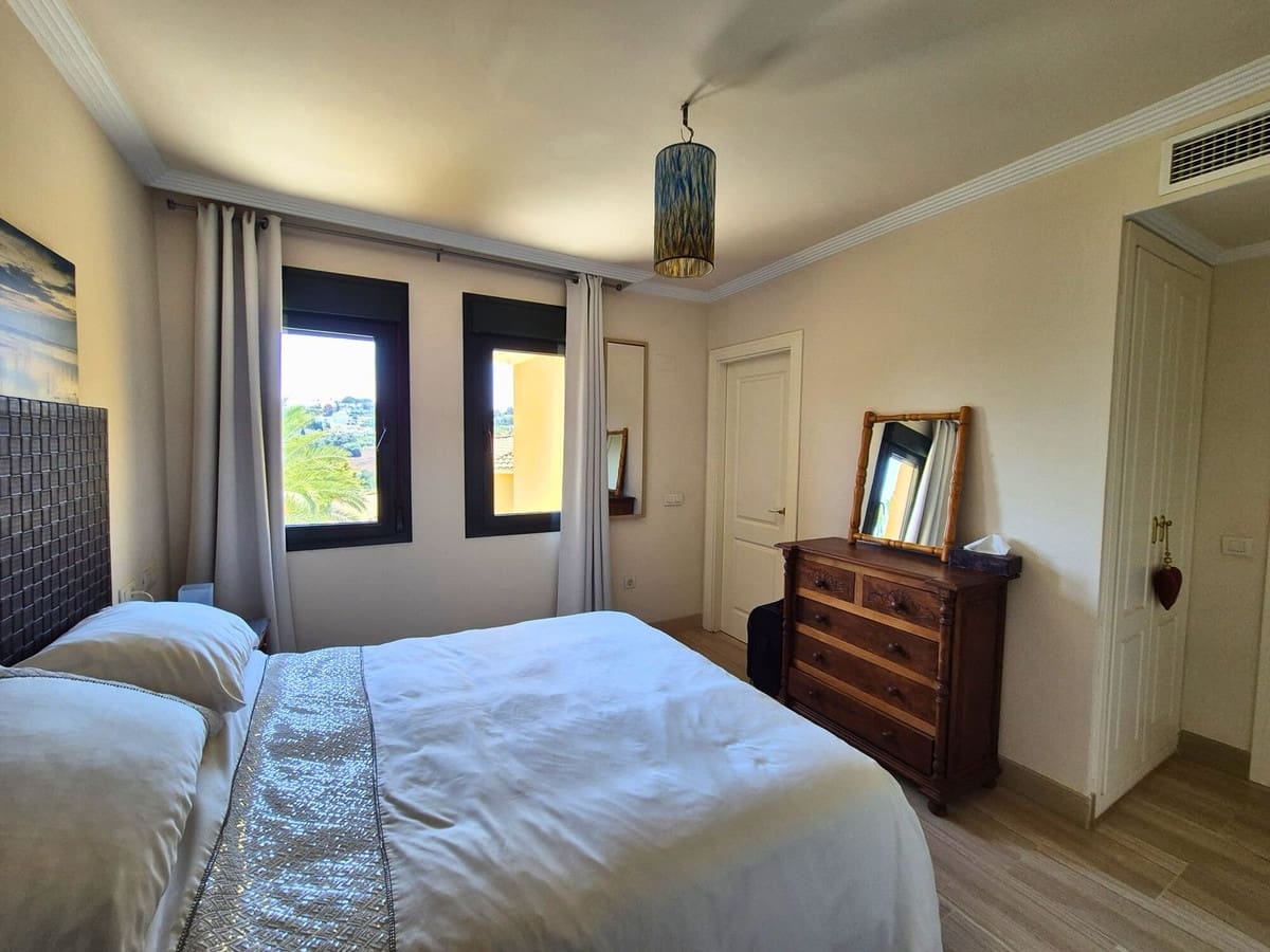 2 sypialnia Penthouse na sprzedaż w Sotogrande z basenem - 475 000 € (Ref: 9586688)