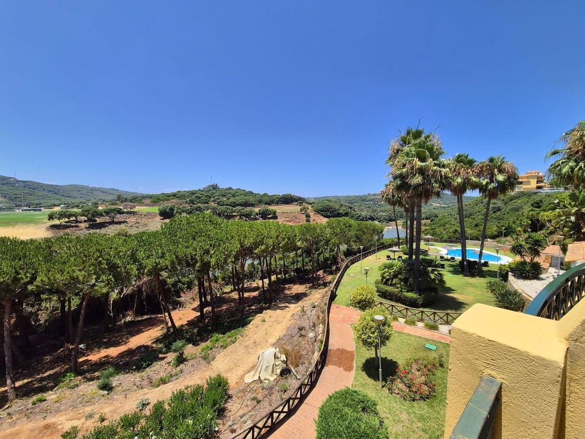 2 sypialnia Penthouse na sprzedaż w Sotogrande z basenem - 475 000 € (Ref: 9586688)