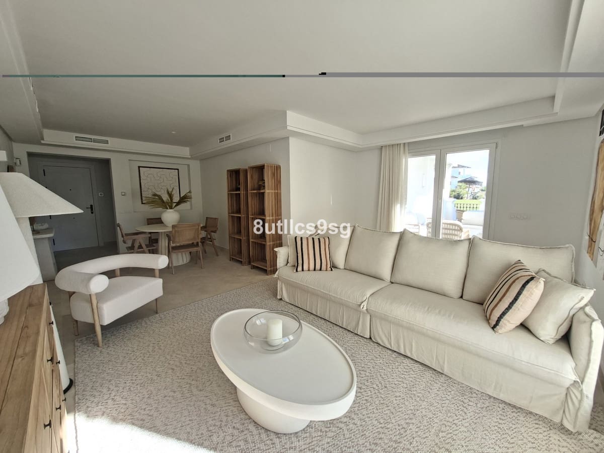 2 soveværelse Lejlighed til salg i Aloha Golf med swimmingpool - € 560.000 (Ref: 9586689)