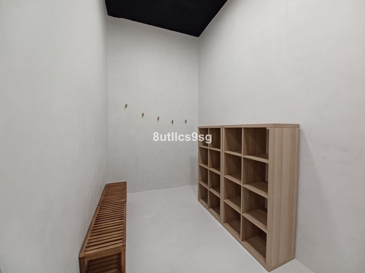 2 soveværelse Lejlighed til salg i Aloha Golf med swimmingpool - € 560.000 (Ref: 9586689)