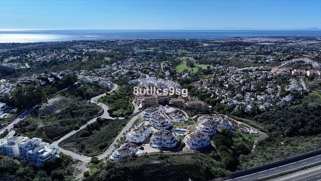 2 soveværelse Lejlighed til salg i Aloha Golf, Marbella med swimmingpool - € 560.000 (Ref: 9586689)