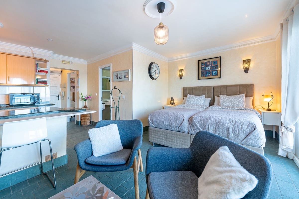 15 bedroom Hotel for sale in Torremolinos - € 4,300,000 (Ref: 9586691)