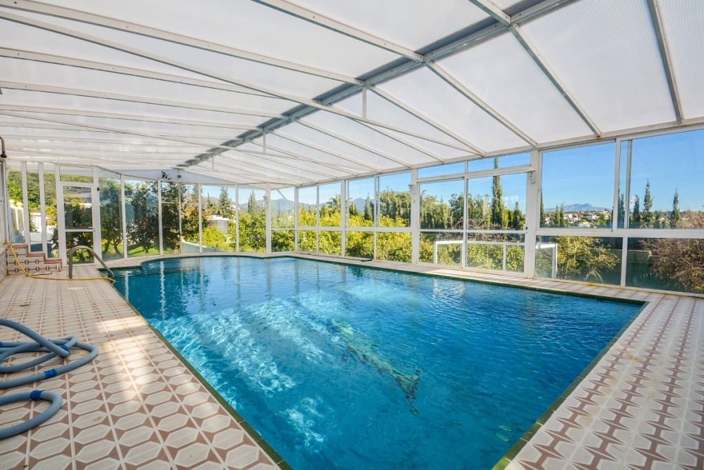 8 sovrum Villa till salu i Estepona med pool garage - 2 100 000 € (Ref: 9588031)