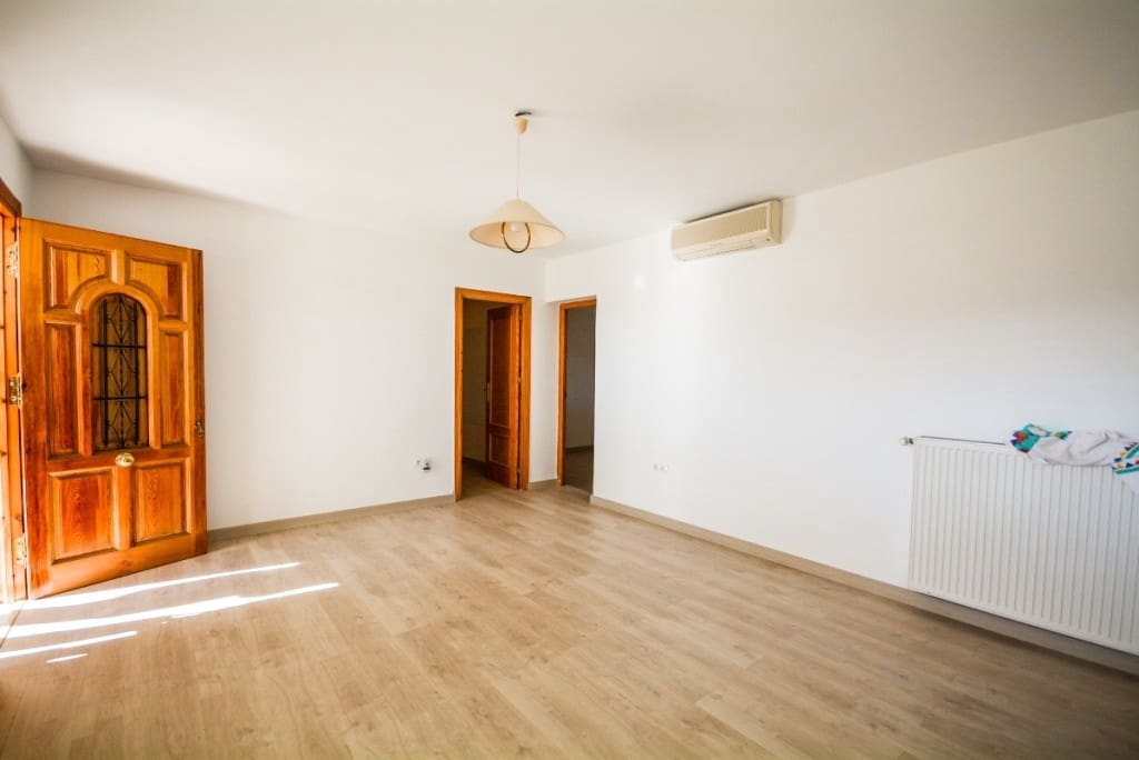 8 sovrum Villa till salu i Estepona med pool garage - 2 100 000 € (Ref: 9588031)