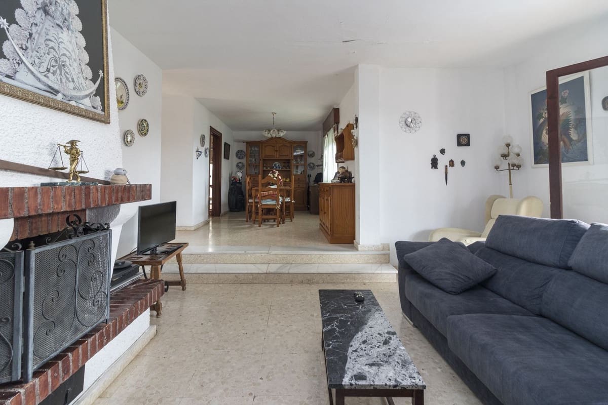 3 Zimmer Villa zu verkaufen in Benalmadena mit Pool - 870.000 € (Ref: 9591487)