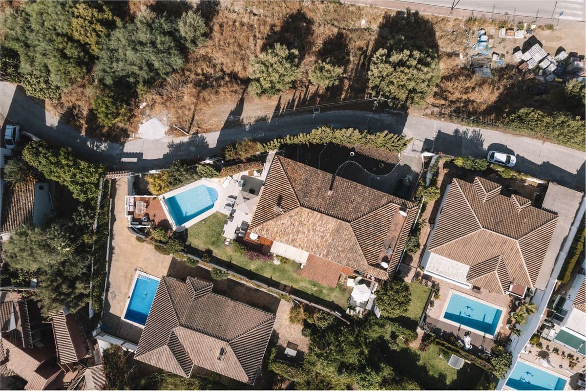 6 soveværelse Villa til salg i Mijas med swimmingpool - € 950.000 (Ref: 9591488)