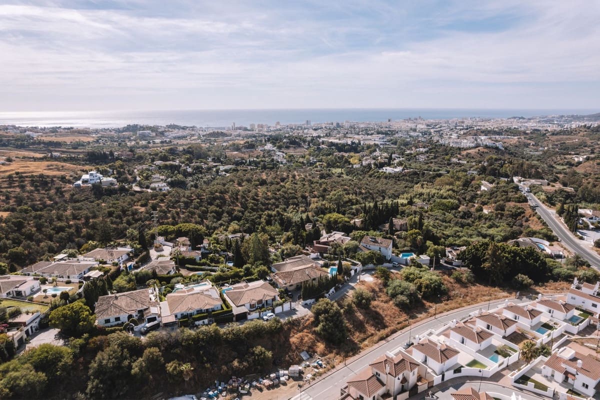 6 soveværelse Villa til salg i Mijas med swimmingpool - € 950.000 (Ref: 9591488)