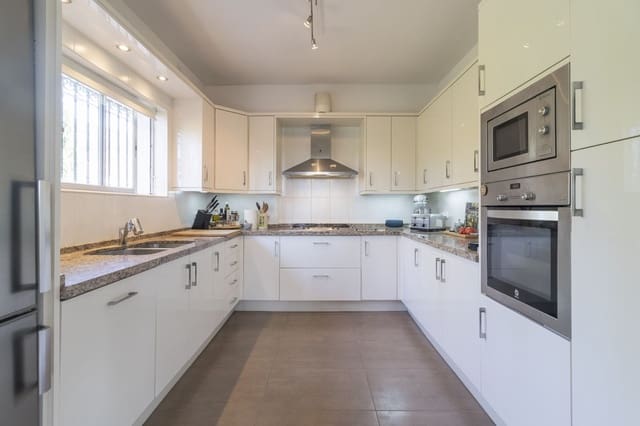 6 soveværelse Villa til salg i Mijas pueblo, Mijas med swimmingpool - € 950.000 (Ref: 9591488)