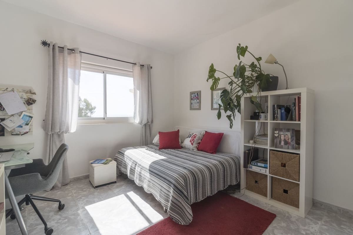 6 soveværelse Villa til salg i Mijas med swimmingpool - € 950.000 (Ref: 9591488)