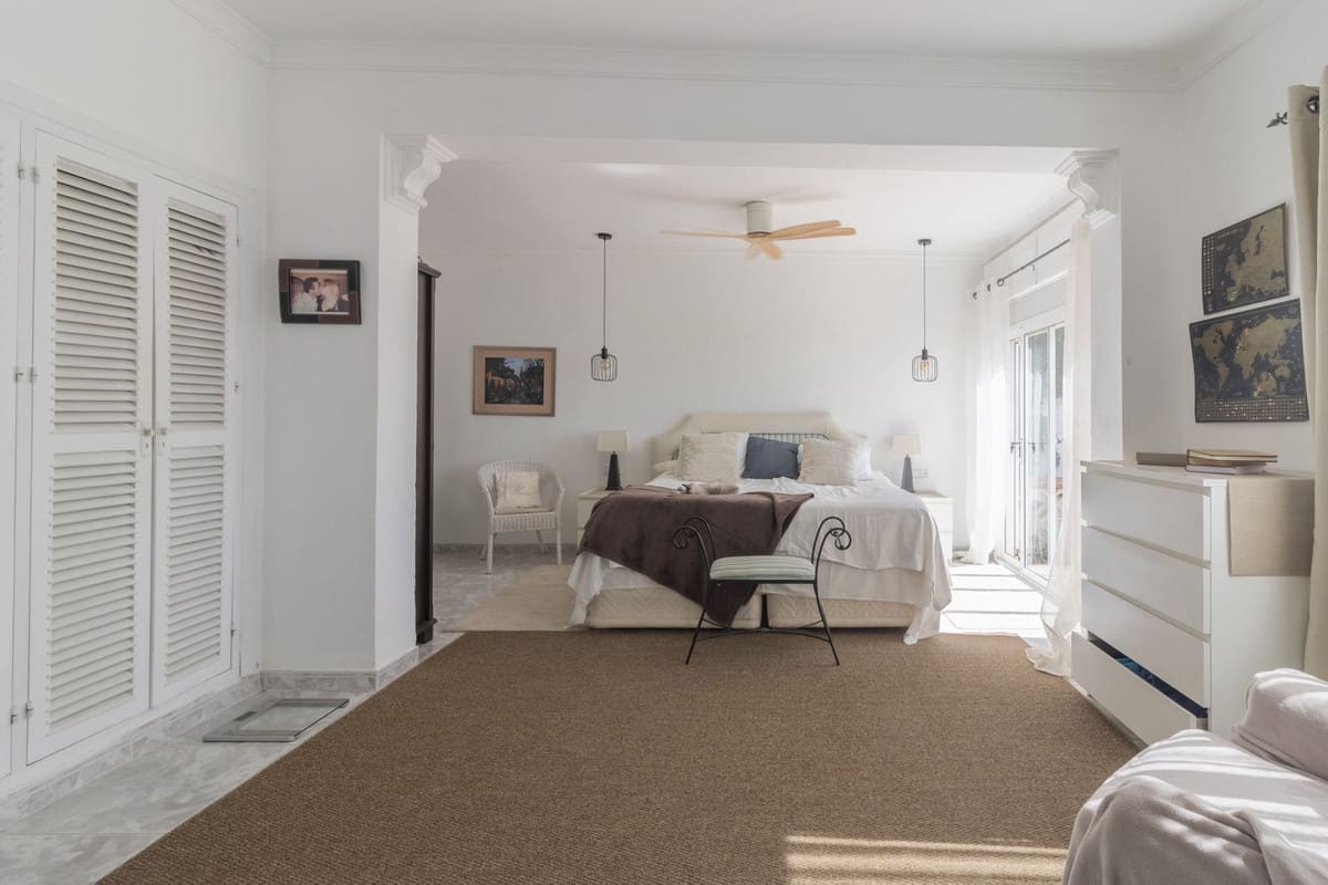 6 soveværelse Villa til salg i Mijas med swimmingpool - € 950.000 (Ref: 9591488)