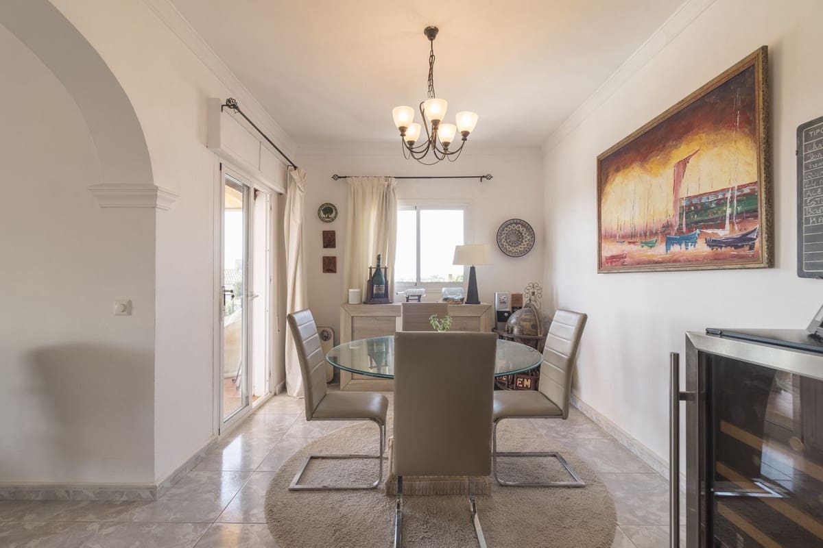 6 soveværelse Villa til salg i Mijas med swimmingpool - € 950.000 (Ref: 9591488)