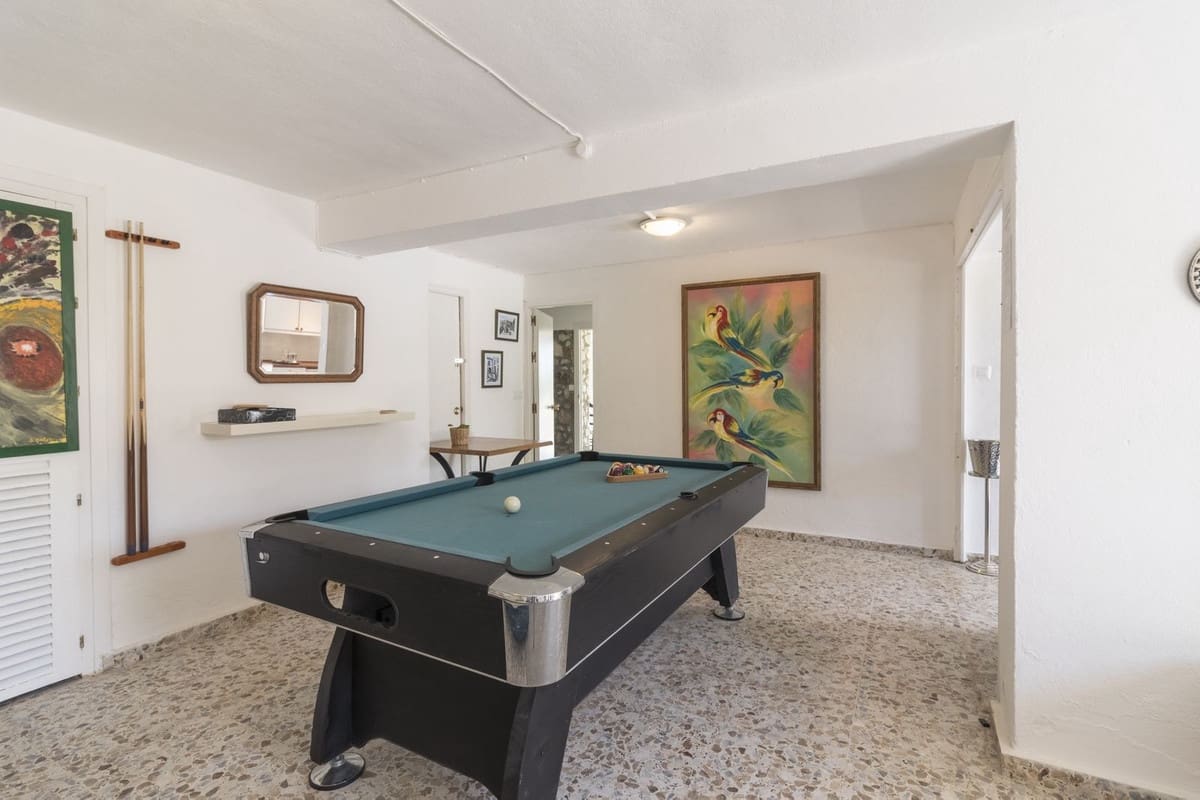 6 soveværelse Villa til salg i Mijas med swimmingpool - € 950.000 (Ref: 9591488)