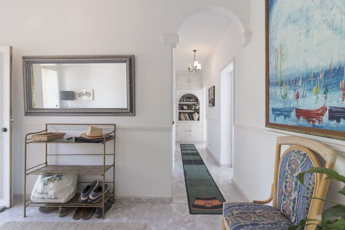 6 soveværelse Villa til salg i Mijas med swimmingpool - € 950.000 (Ref: 9591488)