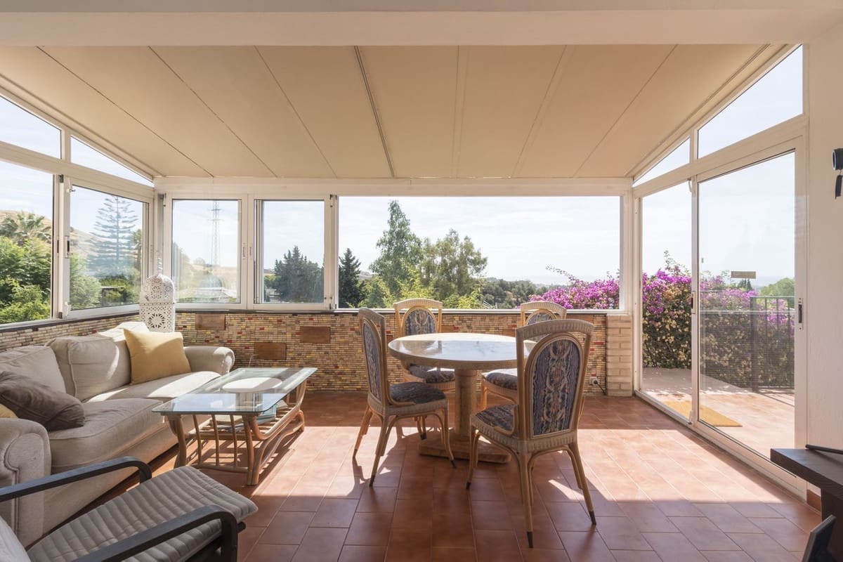 6 soveværelse Villa til salg i Mijas med swimmingpool - € 950.000 (Ref: 9591488)