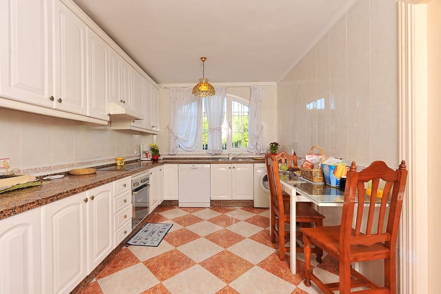 4 Zimmer Villa zu verkaufen in Benalmadena mit Pool Garage - 1.600.000 € (Ref: 9591493)