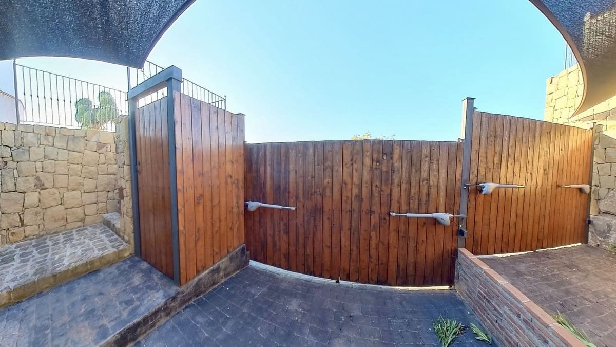 Chalet de 4 habitaciones en Golden Mile en venta con piscina - 1.600.000 € (Ref: 9591494)