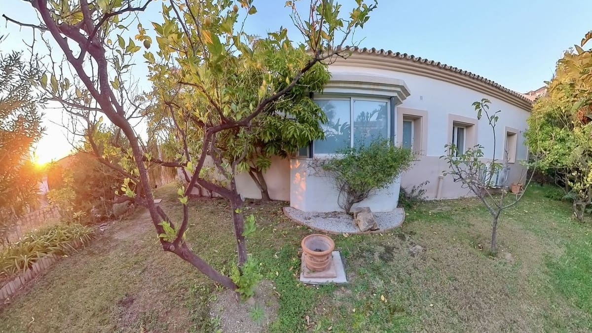 Chalet de 4 habitaciones en Golden Mile en venta con piscina - 1.600.000 € (Ref: 9591494)