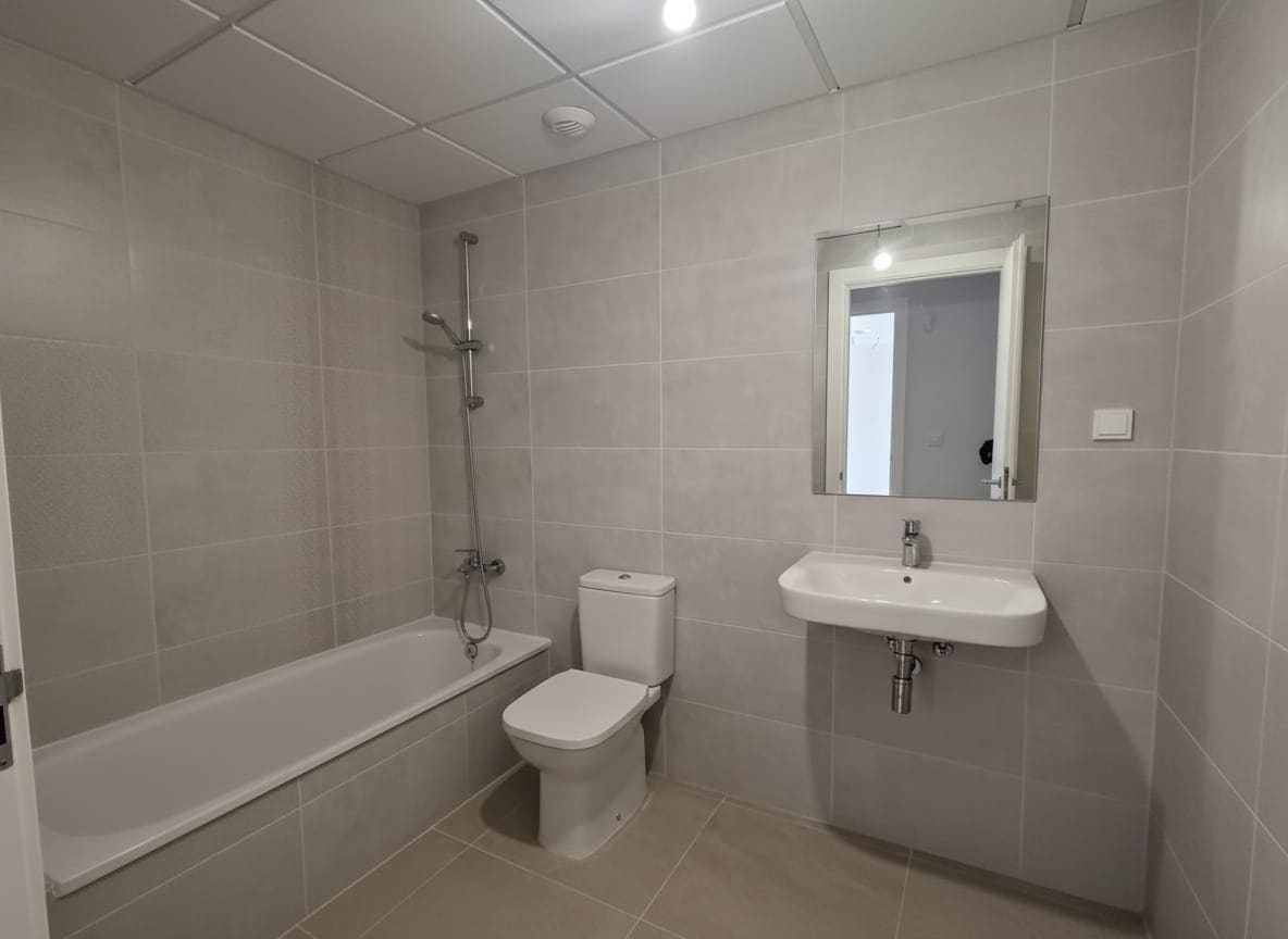 2 sovrum Lägenhet till salu i Estepona med pool garage - 445 000 € (Ref: 9598285)