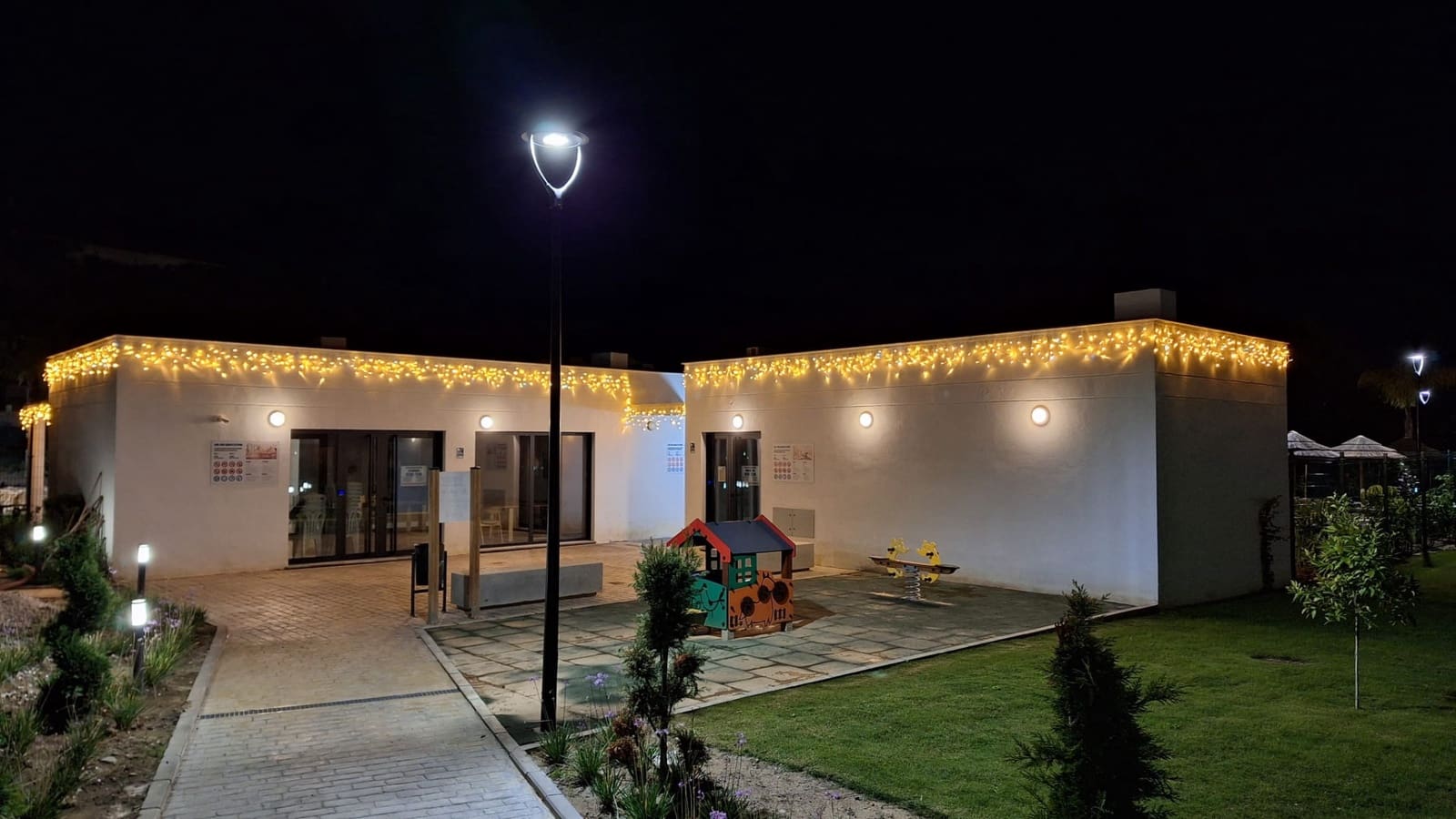 2 sovrum Lägenhet till salu i Estepona med pool garage - 445 000 € (Ref: 9598285)