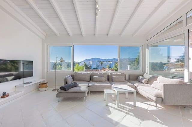 4 chambre Villa/Maison Semi-Mitoyenne à vendre à San Pedro de Alcántara Pueblo, Marbella avec piscine - 815 000 € (Ref: 9598483)