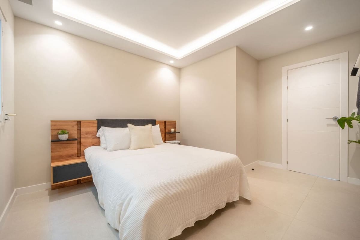 Apartamento de 3 habitaciones en Nueva Andalucia en venta con piscina garaje - 795.000 € (Ref: 9598484)