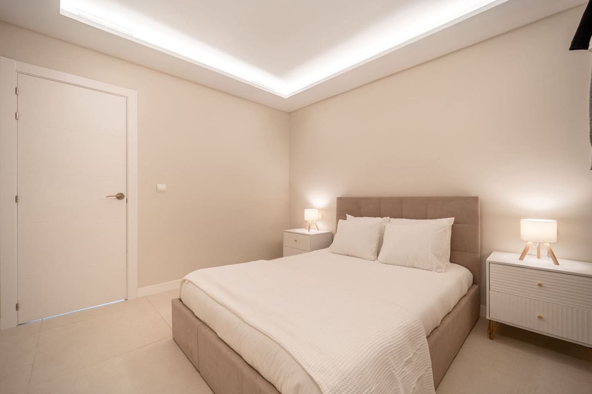 Apartamento de 3 habitaciones en Nueva Andalucia en venta con piscina garaje - 795.000 € (Ref: 9598484)