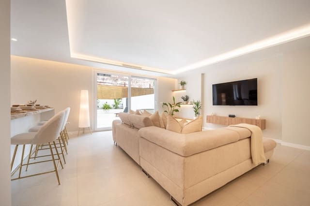 Apartamento de 3 habitaciones en La Dama de Noche - La Alzambra, Marbella en venta con piscina garaje - 795.000 € (Ref: 9598484)