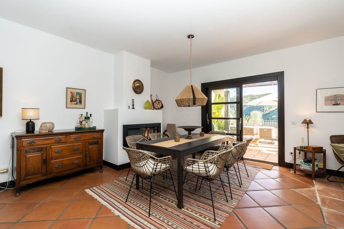 4 soveværelse Byhus til salg i Benahavis med swimmingpool garage - € 695.000 (Ref: 9598488)