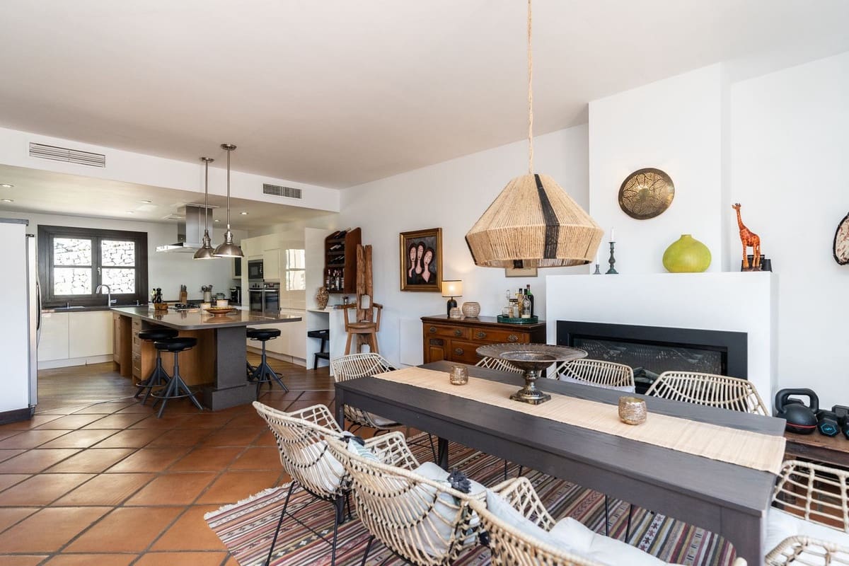 4 soveværelse Byhus til salg i Benahavis med swimmingpool garage - € 695.000 (Ref: 9598488)