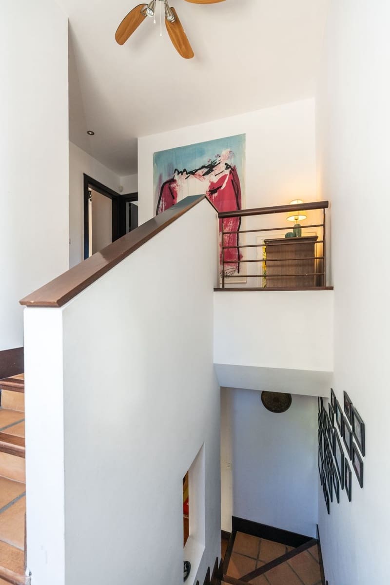 4 soveværelse Byhus til salg i Benahavis med swimmingpool garage - € 695.000 (Ref: 9598488)