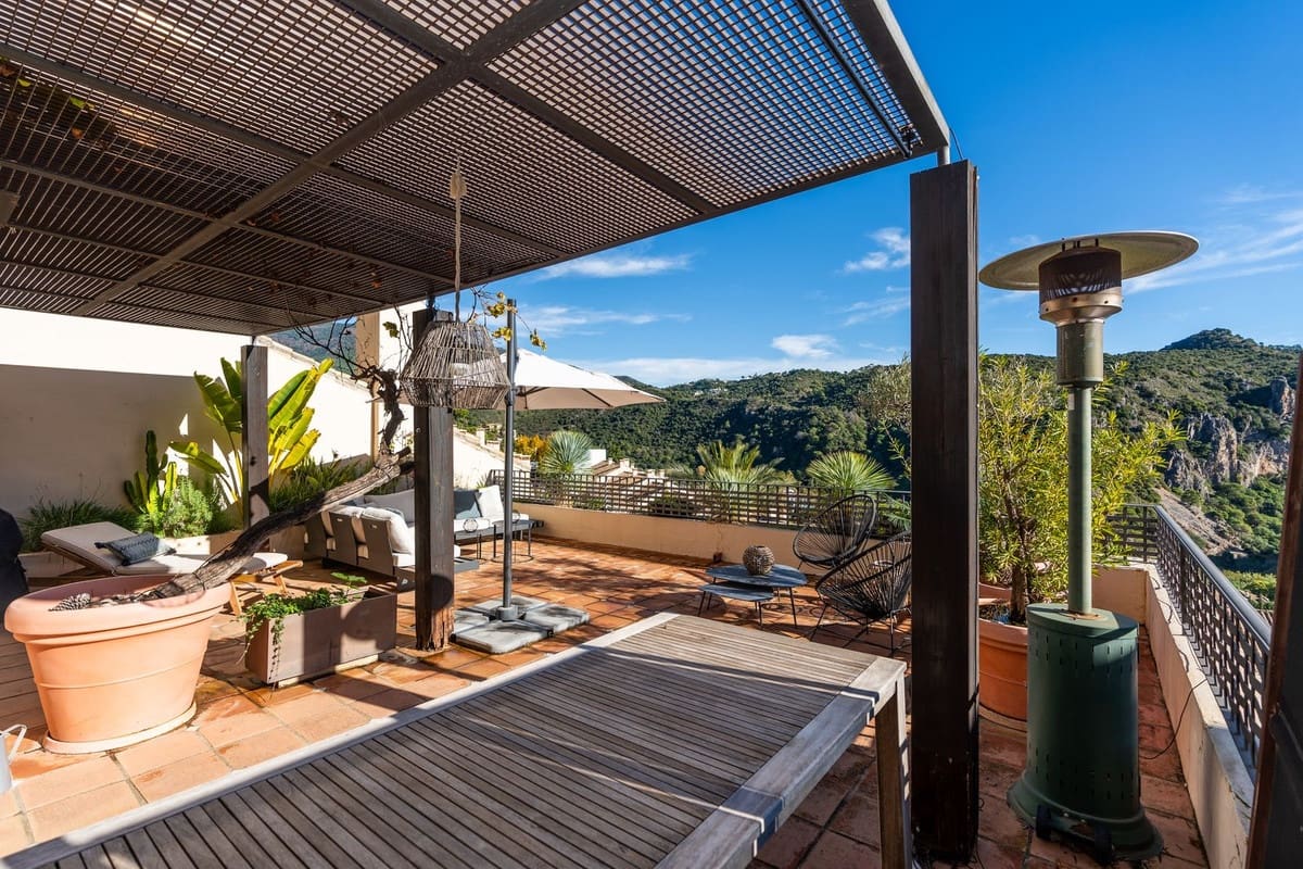 4 soveværelse Byhus til salg i Benahavis med swimmingpool garage - € 695.000 (Ref: 9598488)