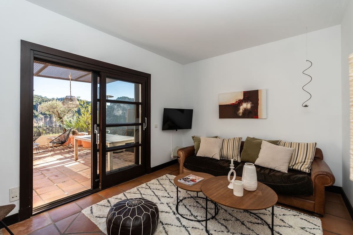 4 soveværelse Byhus til salg i Benahavis med swimmingpool garage - € 695.000 (Ref: 9598488)