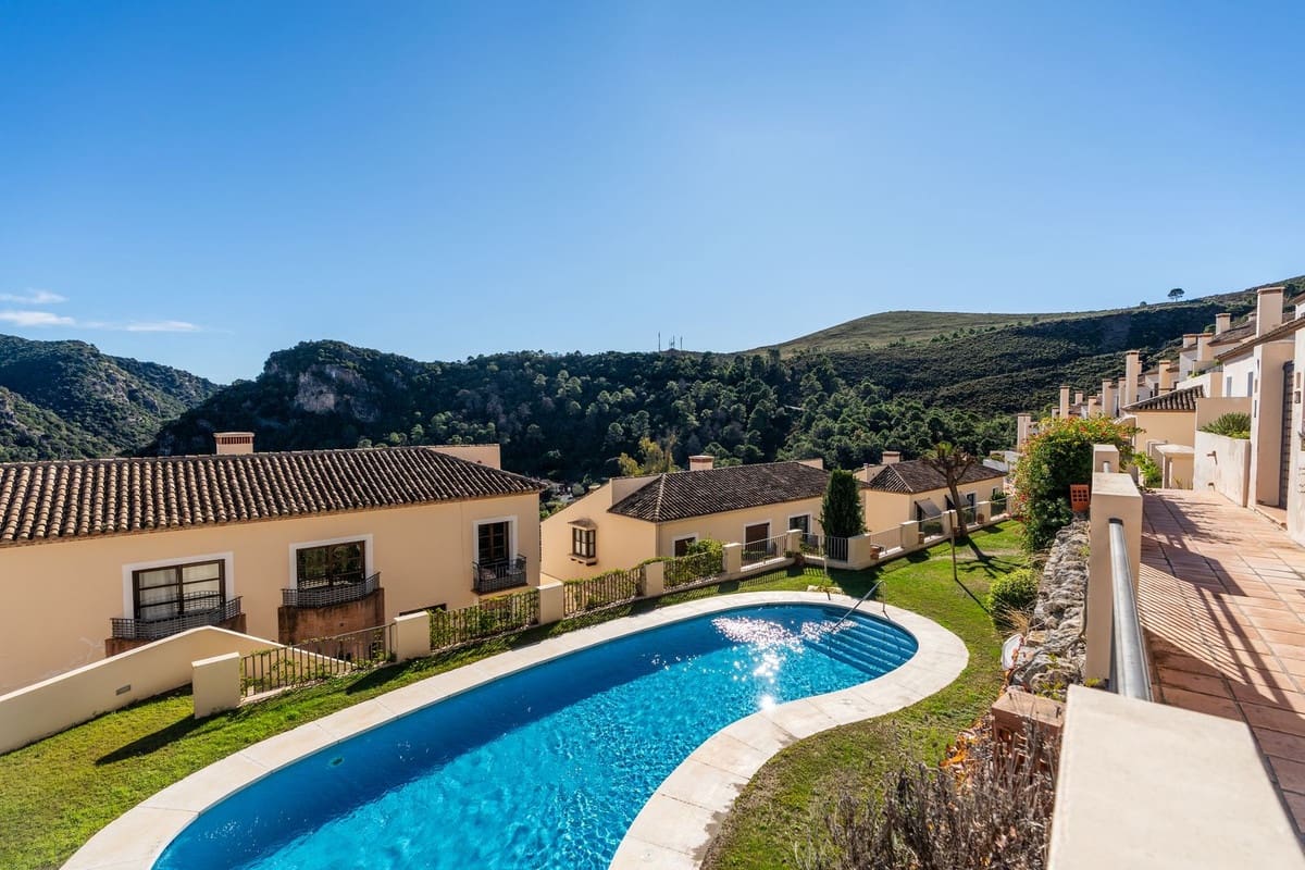 4 soveværelse Byhus til salg i Benahavis med swimmingpool garage - € 695.000 (Ref: 9598488)