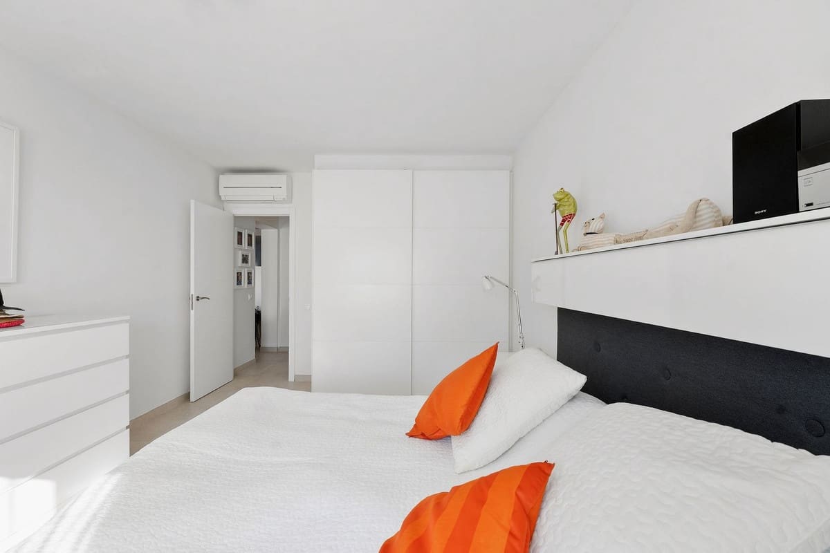 Apartamento de 2 habitaciones en Nueva Andalucia en venta con piscina - 695.000 € (Ref: 9598490)