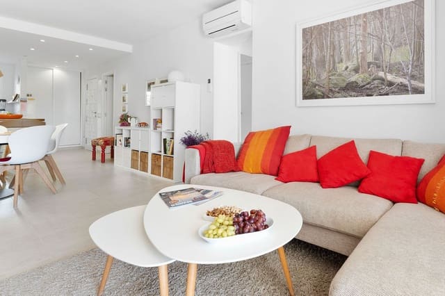 Apartamento de 2 habitaciones en La Dama de Noche - La Alzambra, Marbella en venta con piscina - 695.000 € (Ref: 9598490)