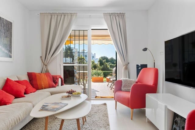 Apartamento de 2 habitaciones en La Dama de Noche - La Alzambra, Marbella en venta con piscina - 695.000 € (Ref: 9598490)