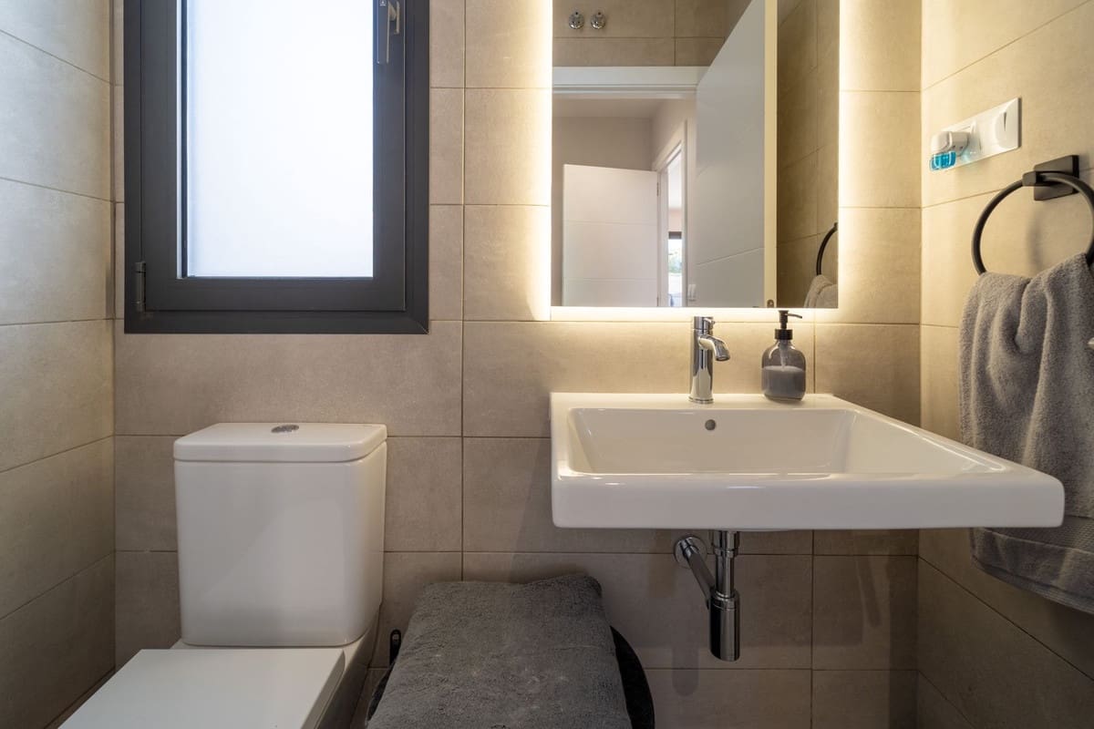 3 quarto Moradia Geminada para venda em Riviera del Sol com piscina - 690 000 € (Ref: 9598493)