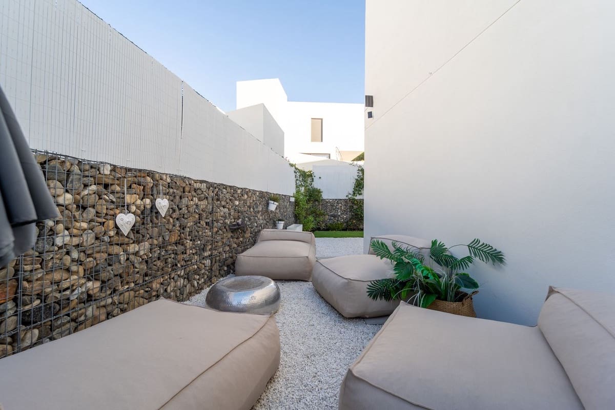 3 quarto Moradia Geminada para venda em Riviera del Sol com piscina - 690 000 € (Ref: 9598493)