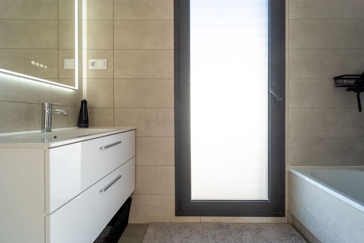 3 quarto Moradia Geminada para venda em Riviera del Sol com piscina - 690 000 € (Ref: 9598493)