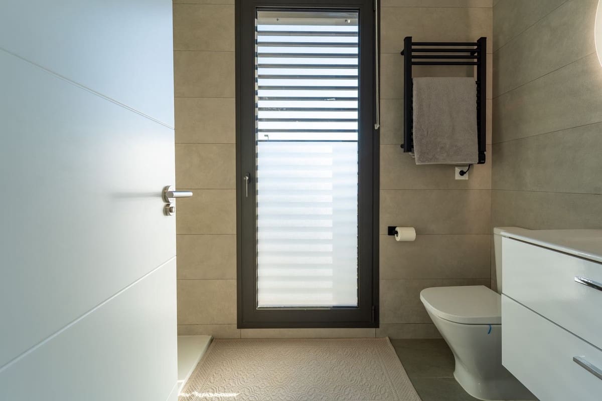 3 quarto Moradia Geminada para venda em Riviera del Sol com piscina - 690 000 € (Ref: 9598493)