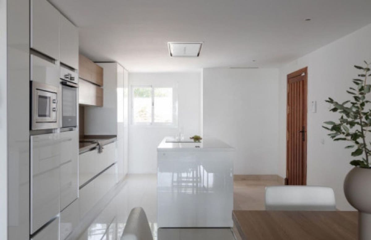 Apartamento de 2 habitaciones en Nueva Andalucia en venta con piscina garaje - 515.000 € (Ref: 9598496)