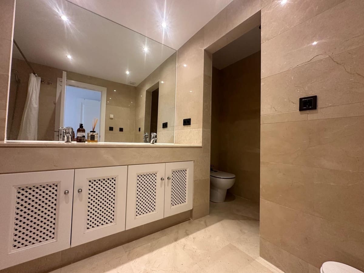 Apartamento de 2 habitaciones en Nueva Andalucia en venta con piscina garaje - 515.000 € (Ref: 9598496)