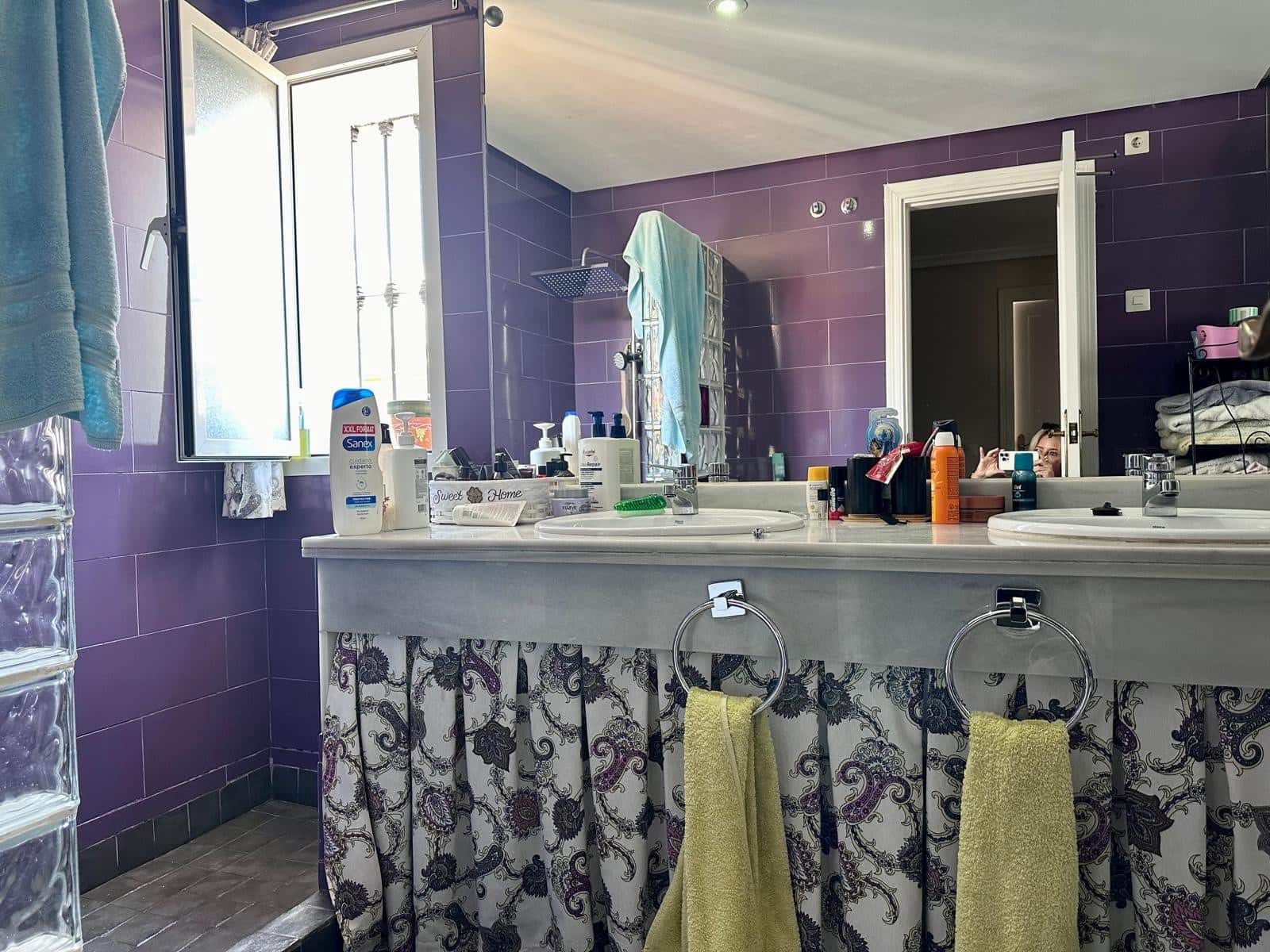 4 makuuhuone Omakotitalo myytävänä paikassa Estepona mukana uima-altaan - 550 000 € (Ref: 9599666)