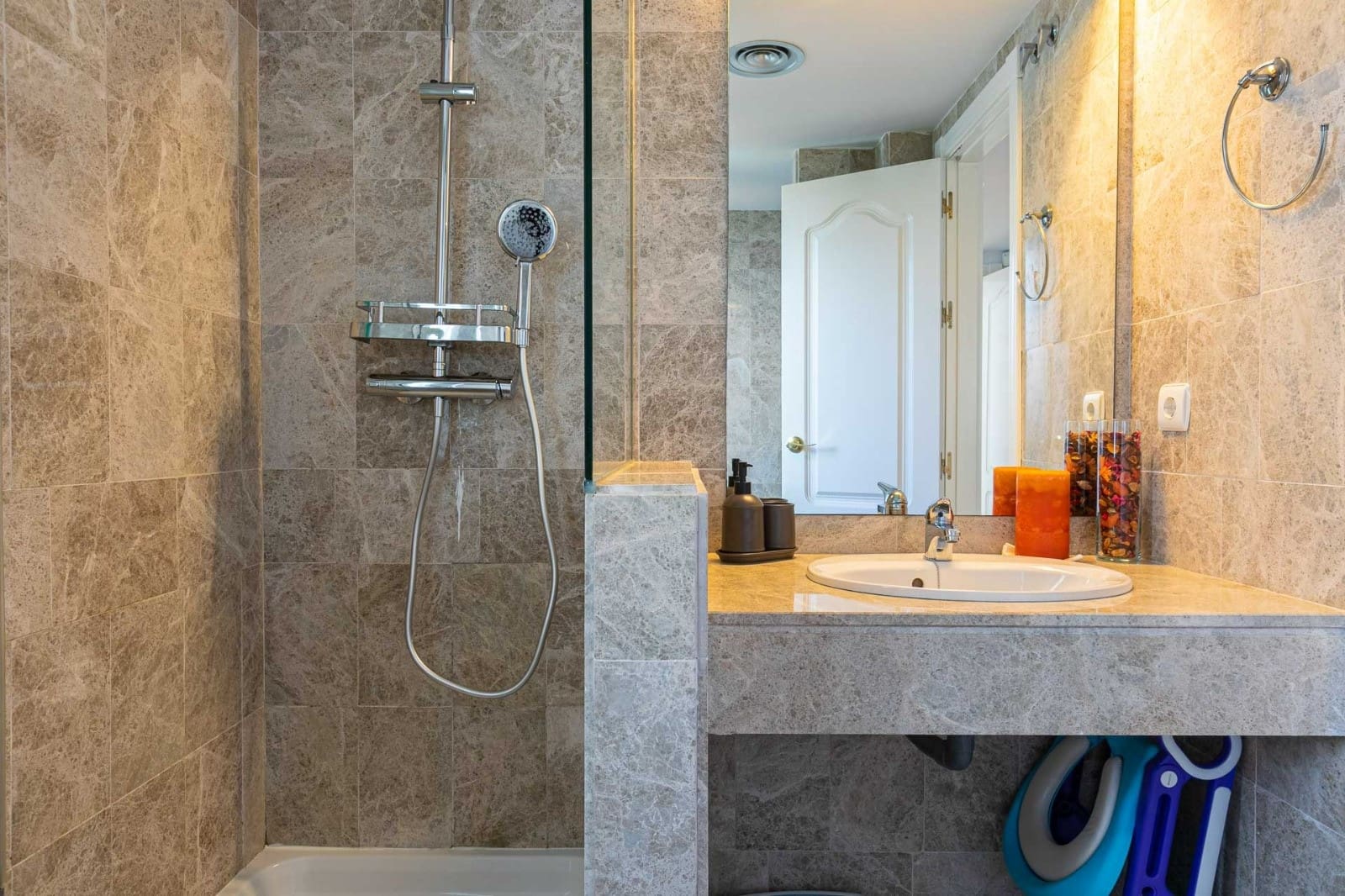 Apartamento de 3 habitaciones en Nueva Andalucia en venta con piscina - 599.000 € (Ref: 9601207)