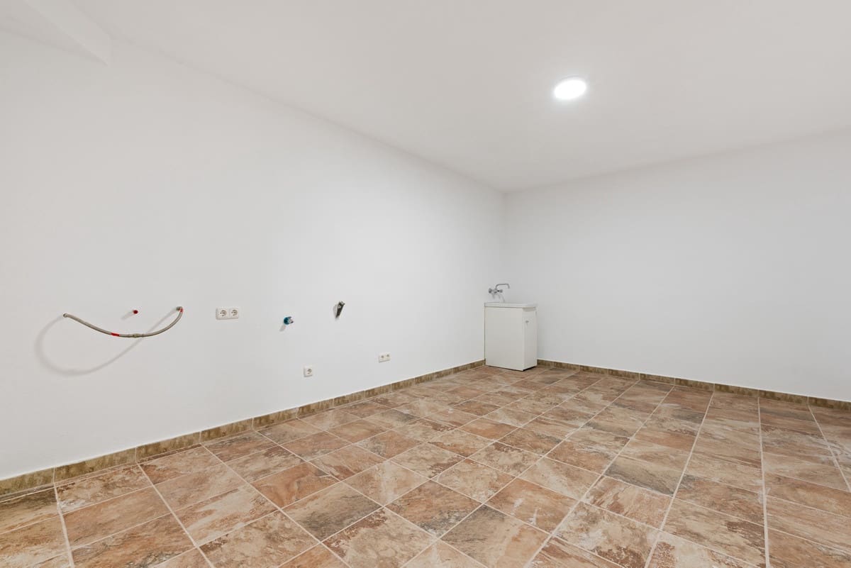 4 quarto Moradia para venda em Casares com piscina - 1 645 000 € (Ref: 9601210)