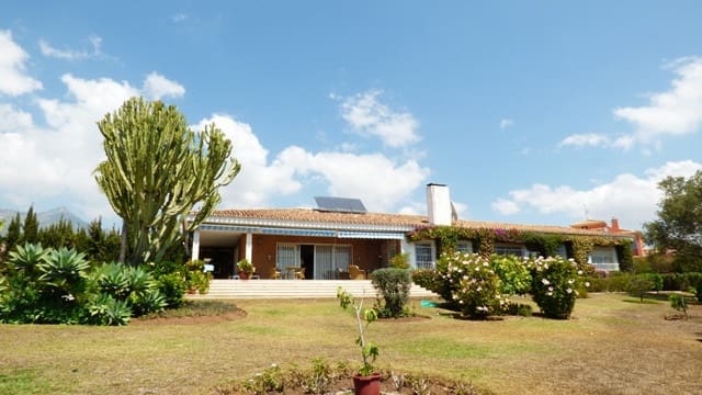 4 slaapkamer Villa te koop in Marbella met zwembad - € 1.600.000 (Ref: 9601211)