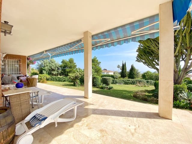 4 slaapkamer Villa te koop in Marbella met zwembad - € 1.600.000 (Ref: 9601211)
