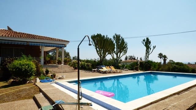 4 slaapkamer Villa te koop in Marbella met zwembad - € 1.600.000 (Ref: 9601211)