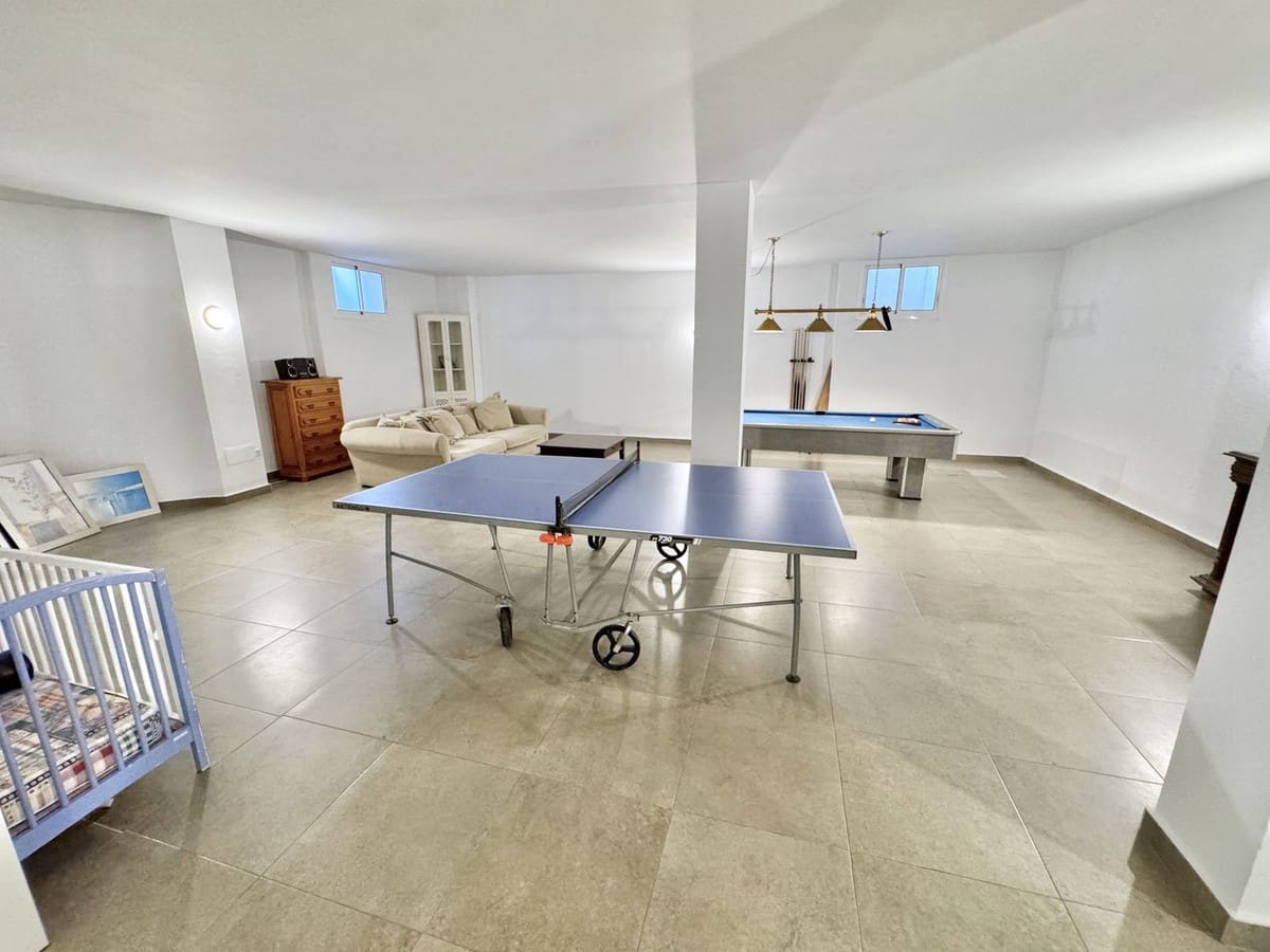 5 sypialnia Willa na sprzedaż w La Cala de Mijas z basenem garażem - 1 595 000 € (Ref: 9601212)